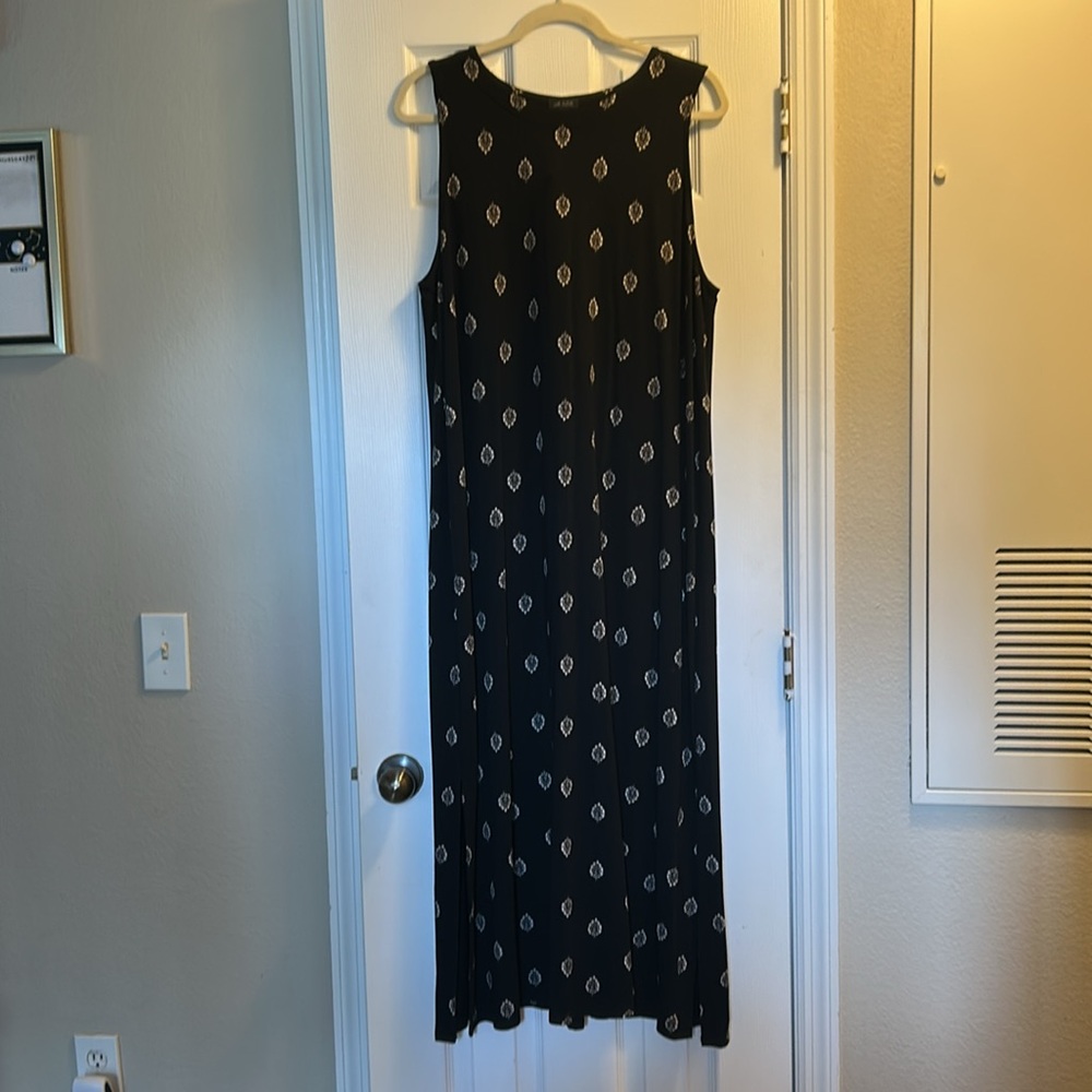 Elegant Black Sleeveless Dress